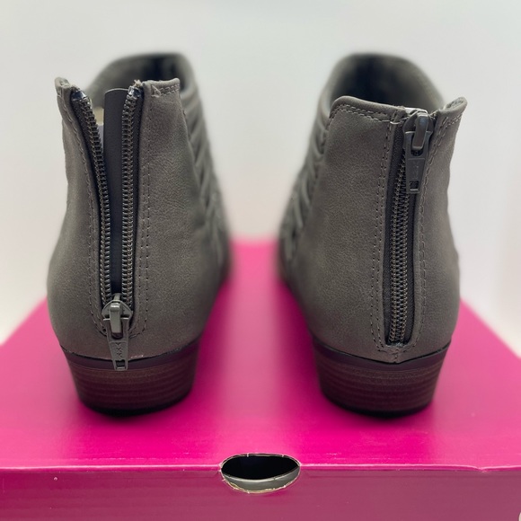 So Redfield 9.5W Stone Bootie NWT - Picture 9 of 9